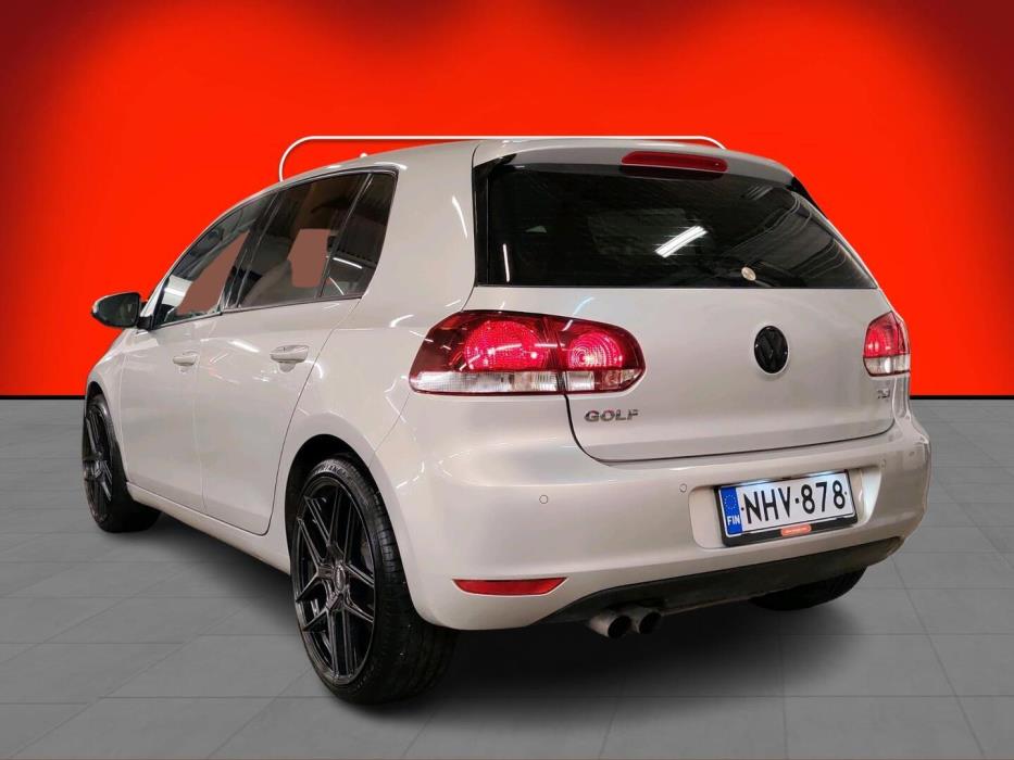 VOLKSWAGEN Golf 2011