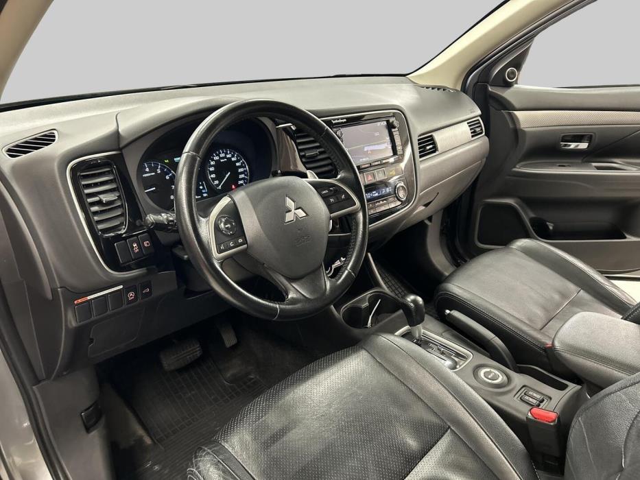 MITSUBISHI Outlander 2012