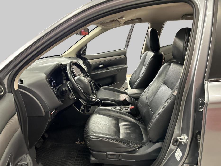 MITSUBISHI Outlander 2012