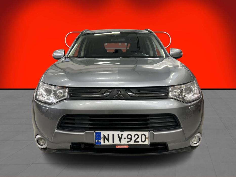 MITSUBISHI Outlander 2012