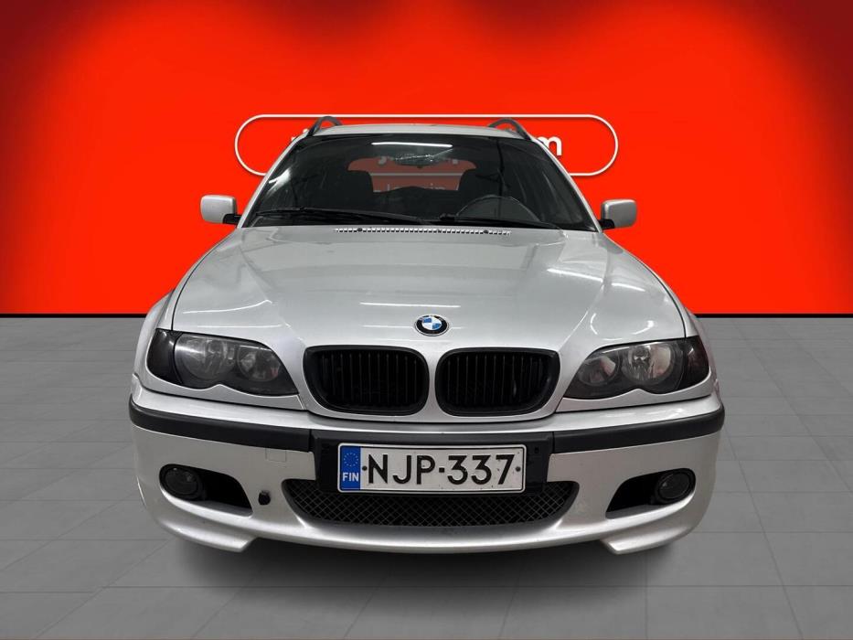 BMW 330 2004