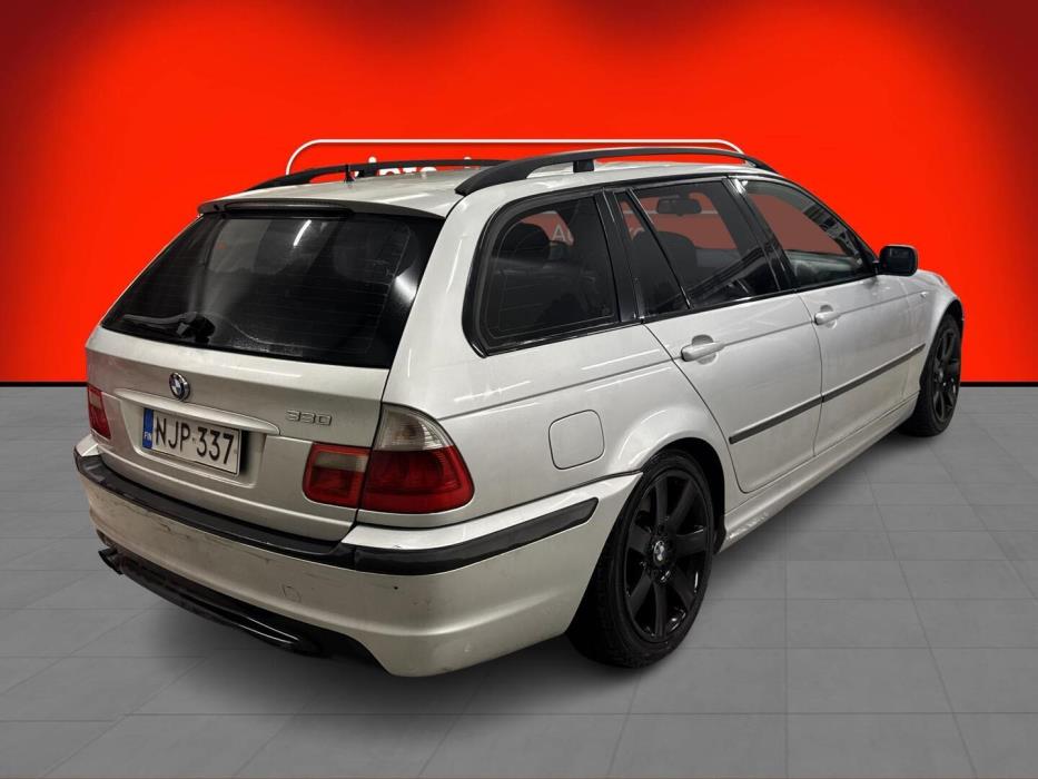 BMW 330 2004