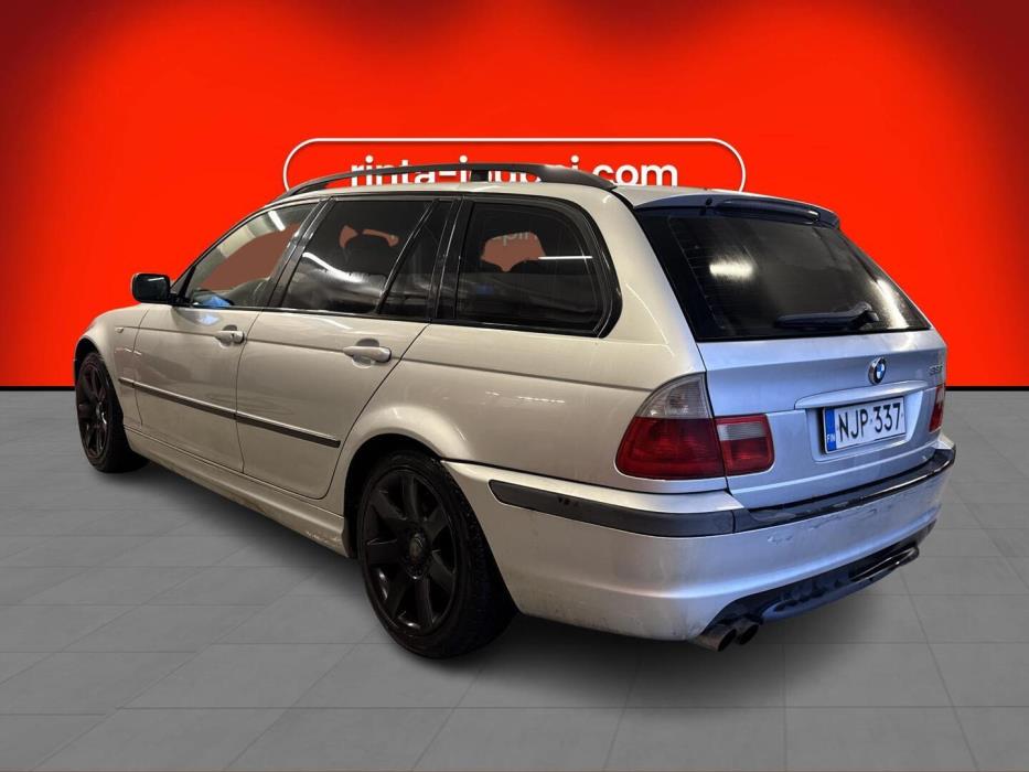 BMW 330 2004