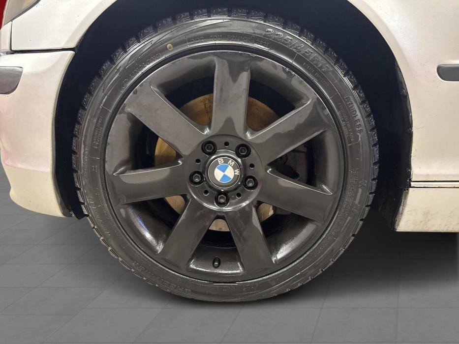 BMW 330 2004