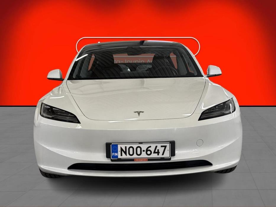 TESLA MODEL 3 2024