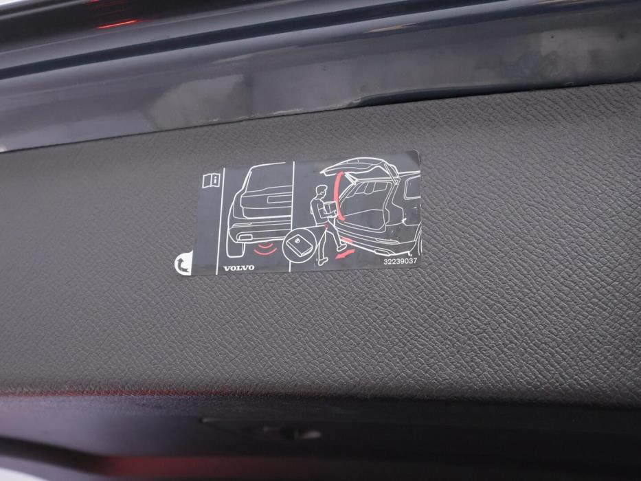 VOLVO XC90 2023