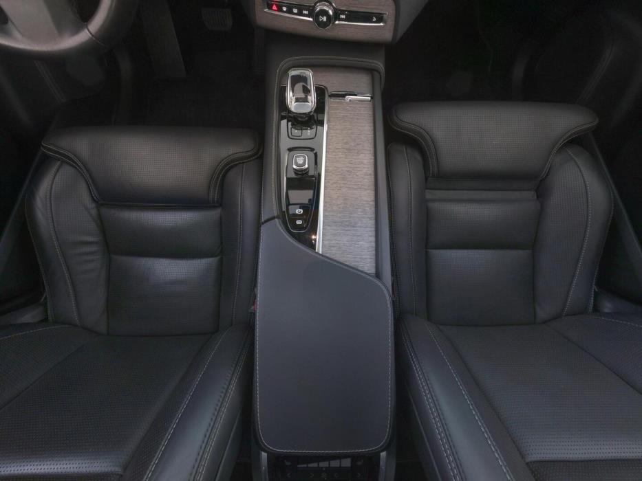 VOLVO XC90 2023