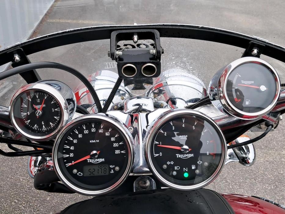 TRIUMPH ROCKET III 2006