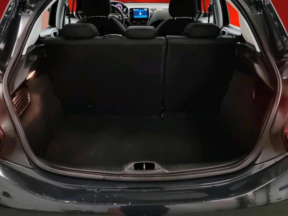 PEUGEOT 208 2018