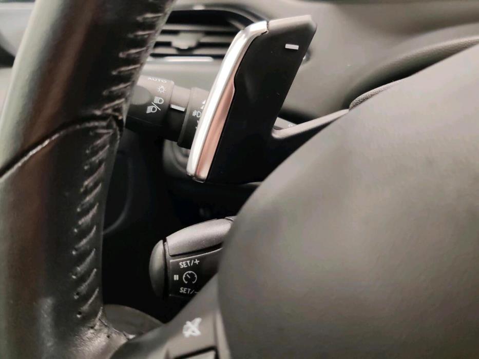 PEUGEOT 208 2018
