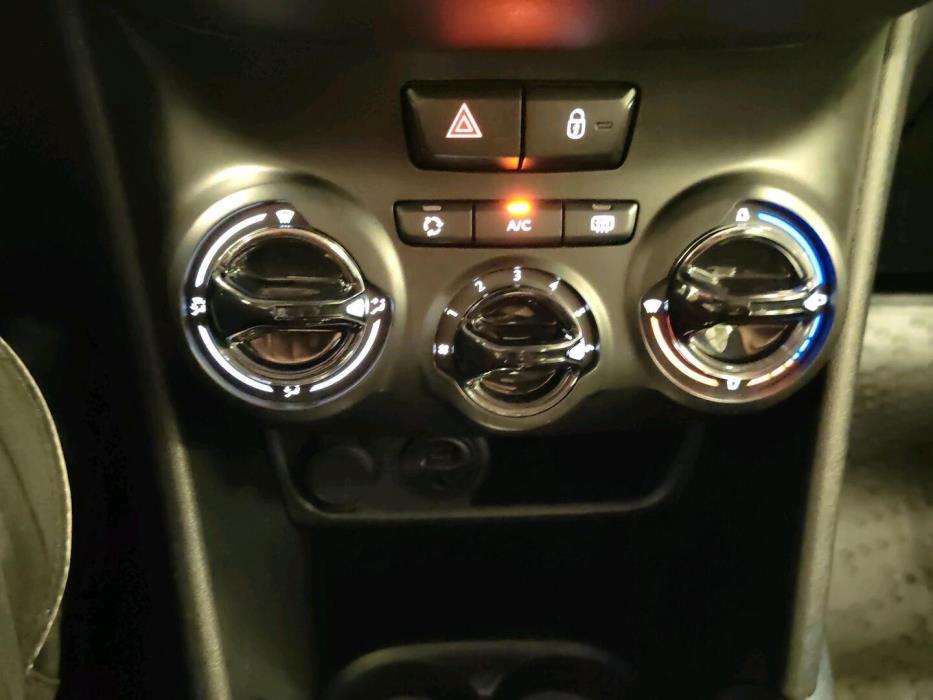 PEUGEOT 208 2018