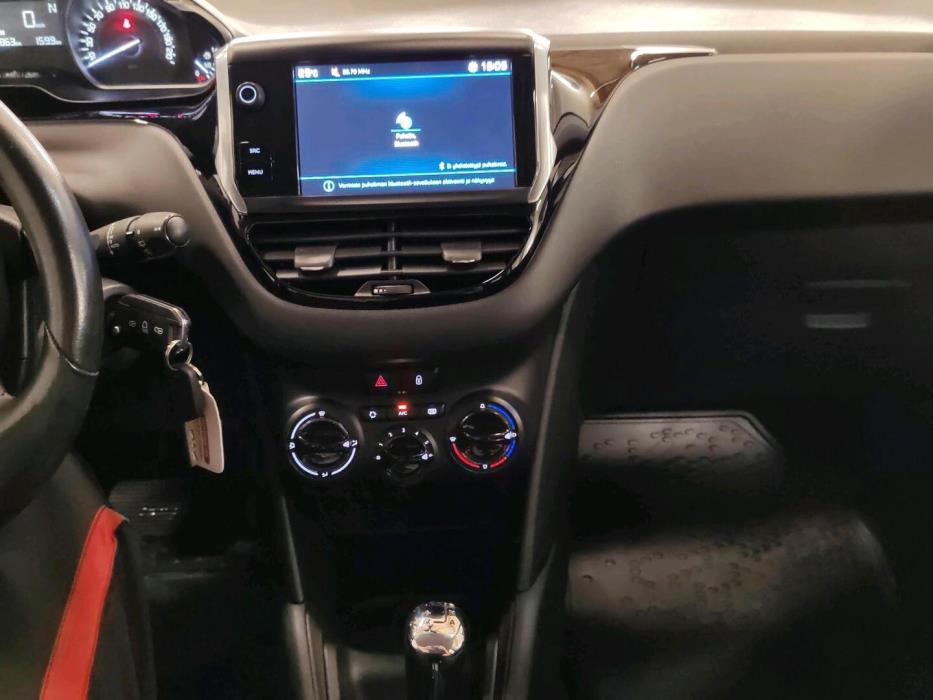 PEUGEOT 208 2018