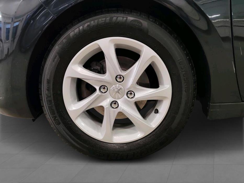 PEUGEOT 208 2018