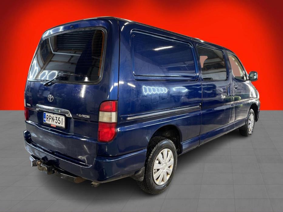 TOYOTA Hiace 2010