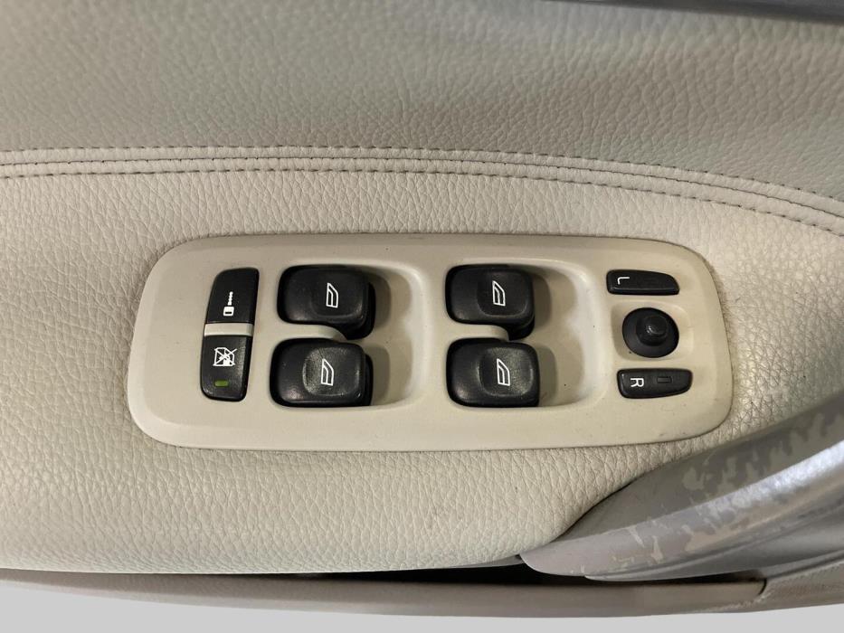 VOLVO V70 2006