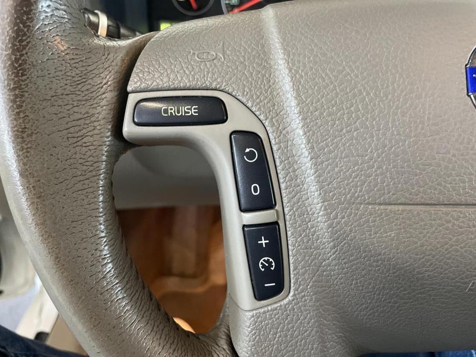 VOLVO V70 2006