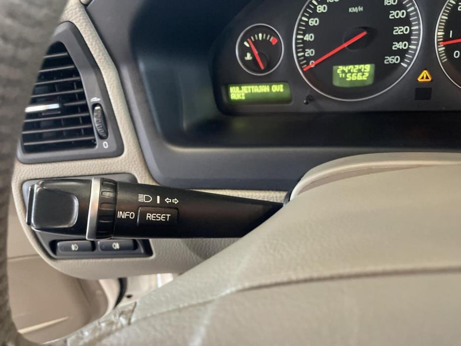 VOLVO V70 2006