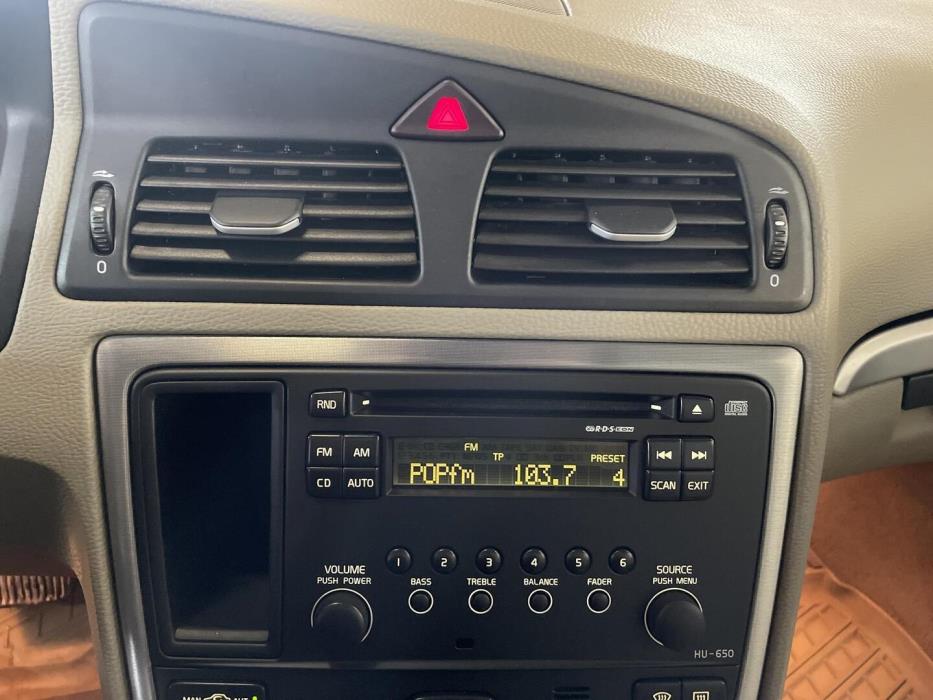 VOLVO V70 2006