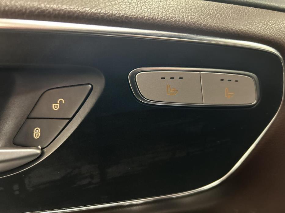 MERCEDES-BENZ V 2015