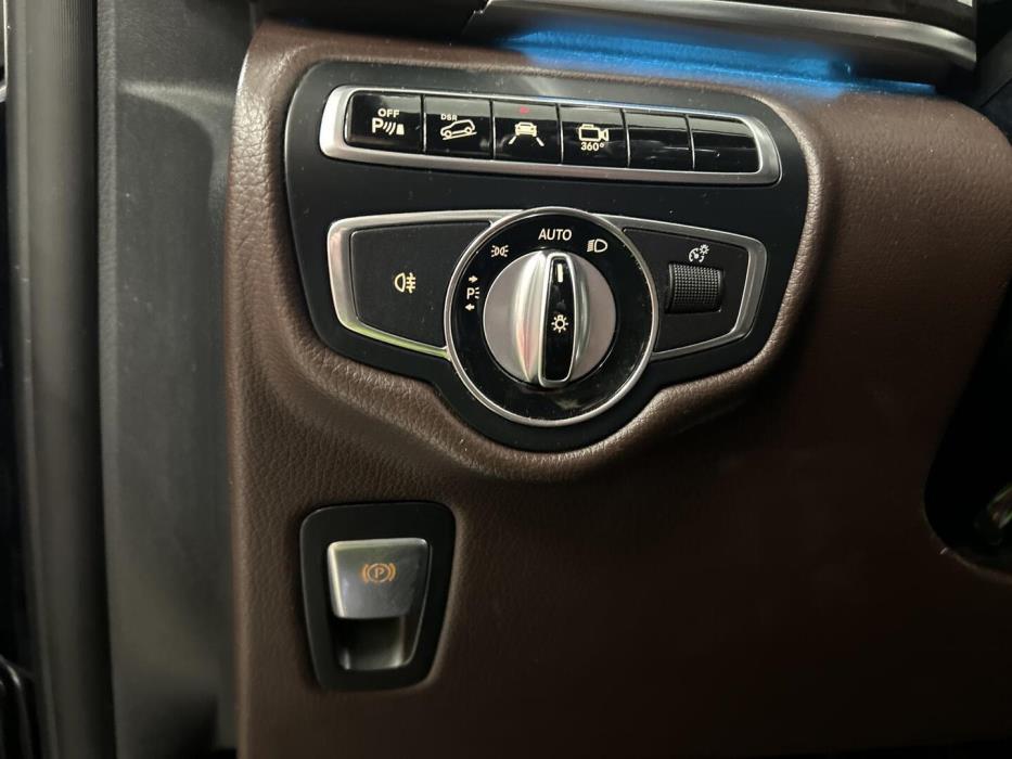 MERCEDES-BENZ V 2015