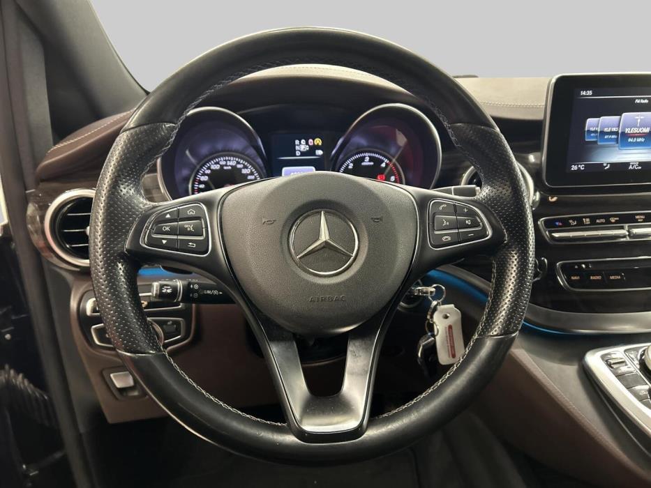 MERCEDES-BENZ V 2015