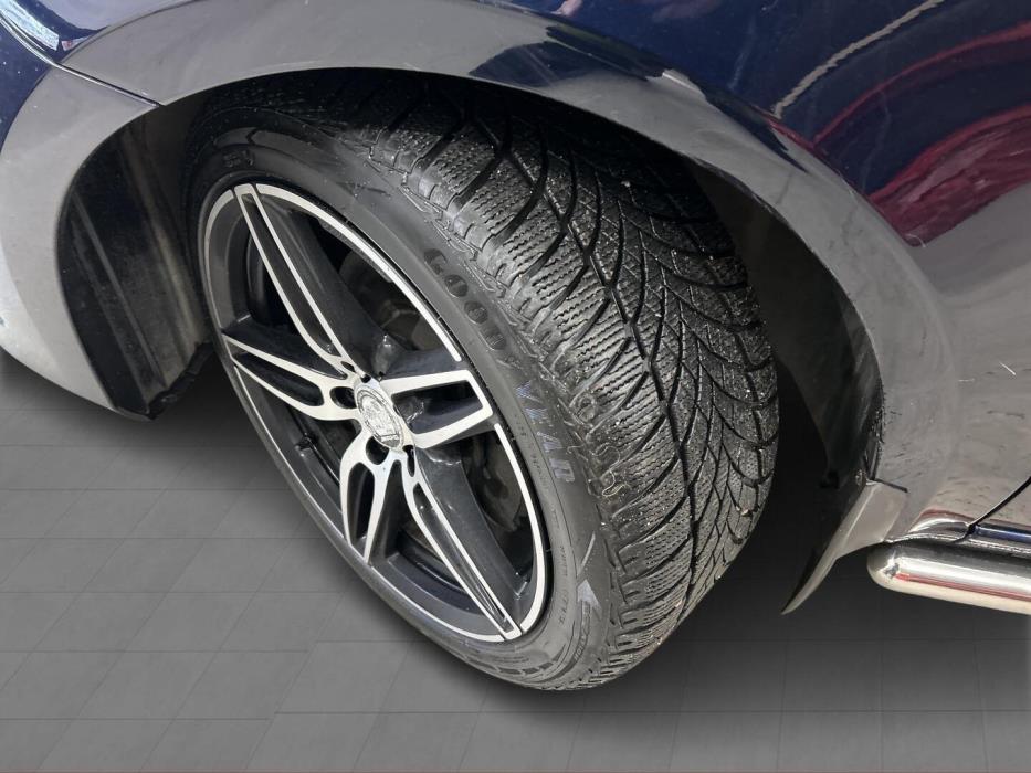 MERCEDES-BENZ V 2015