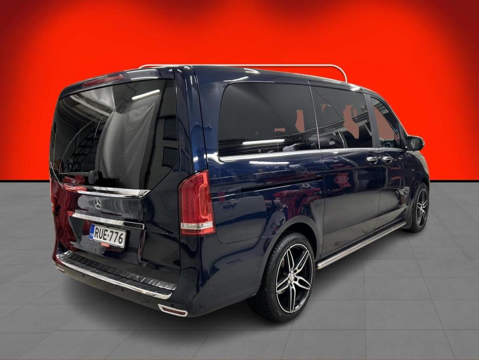 MERCEDES-BENZ V 2015