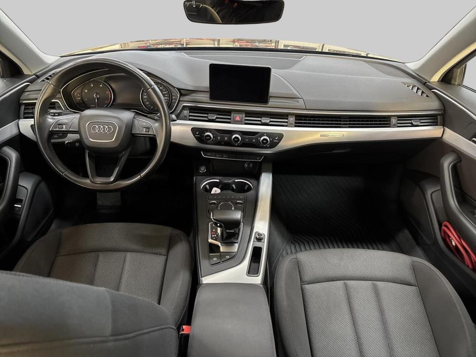 AUDI A4 2017