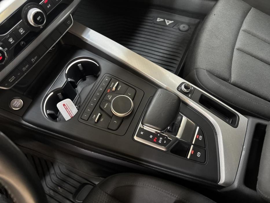 AUDI A4 2017