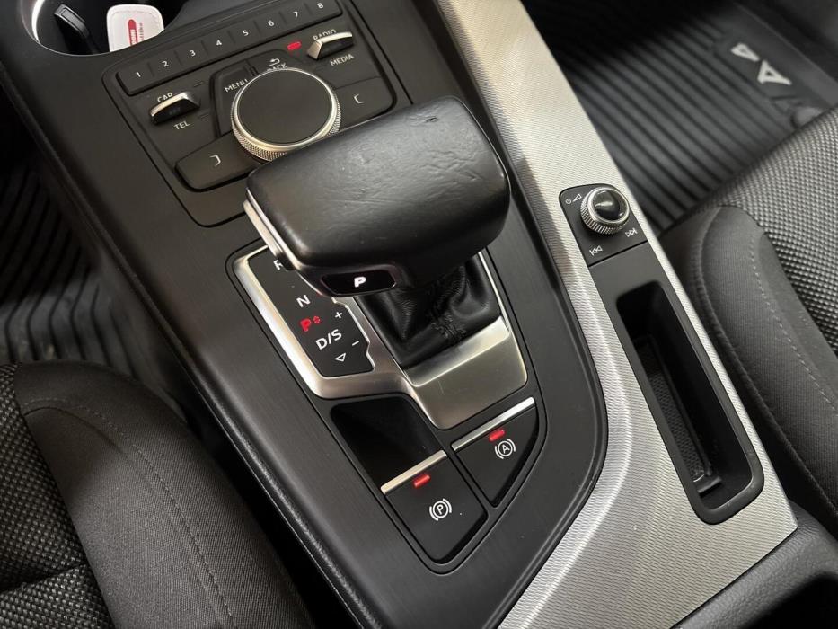AUDI A4 2017