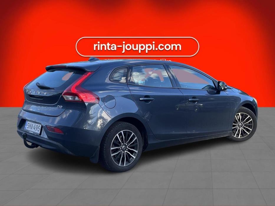 VOLVO V40 2016