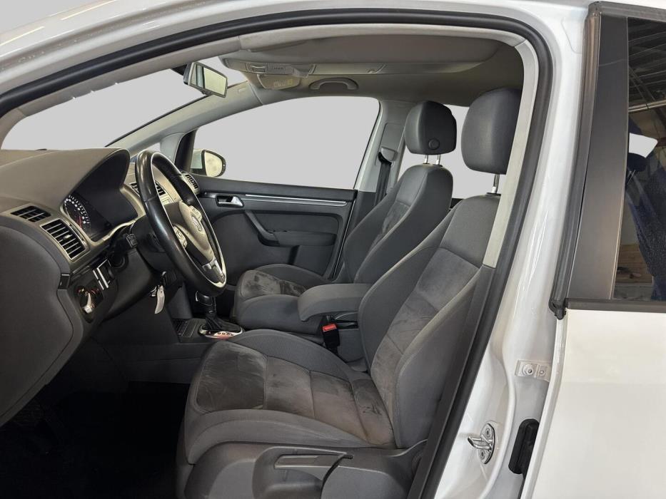 VOLKSWAGEN TOURAN 2015