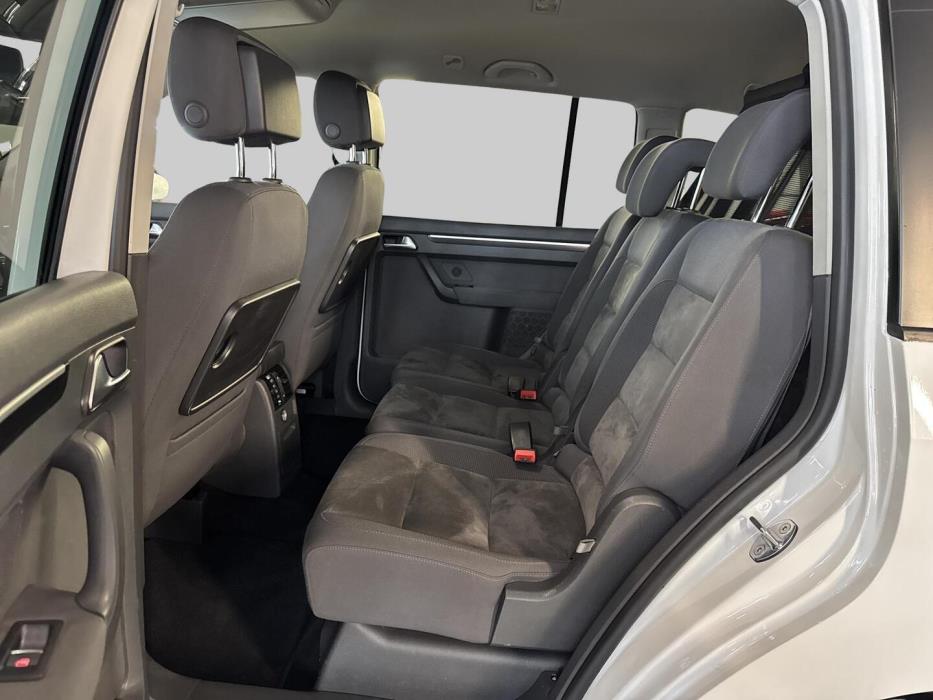 VOLKSWAGEN TOURAN 2015