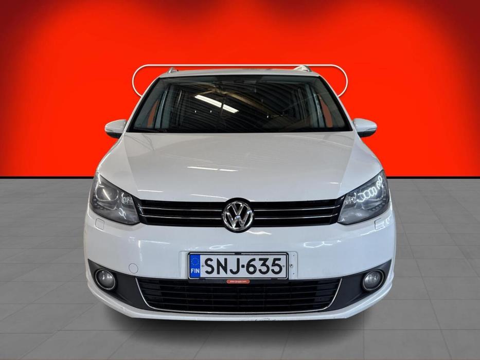 VOLKSWAGEN TOURAN 2015