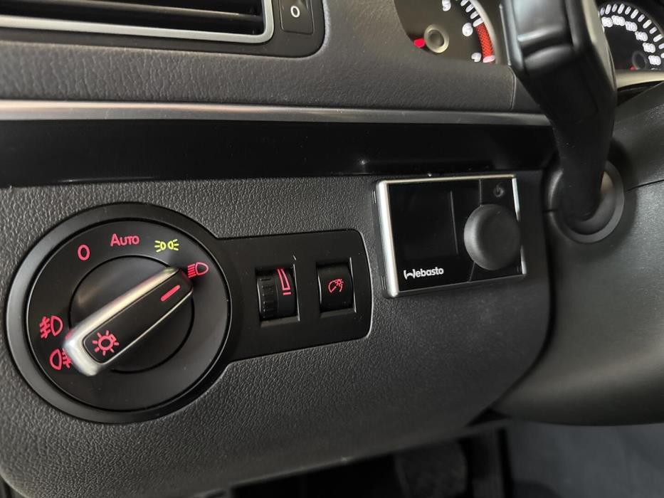 VOLKSWAGEN TOURAN 2015