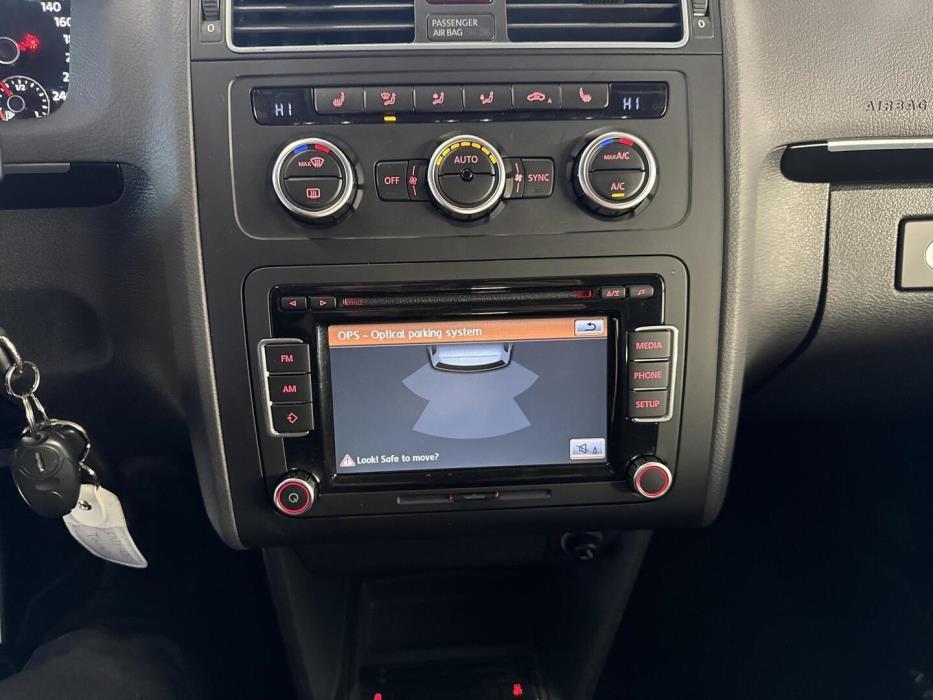 VOLKSWAGEN TOURAN 2015