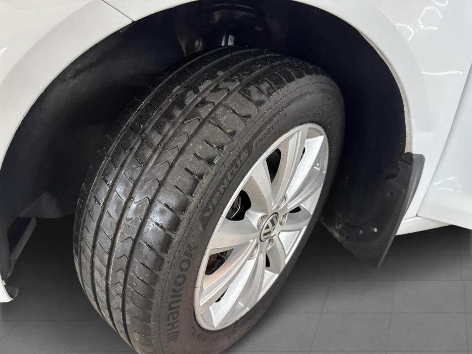 VOLKSWAGEN TOURAN 2015