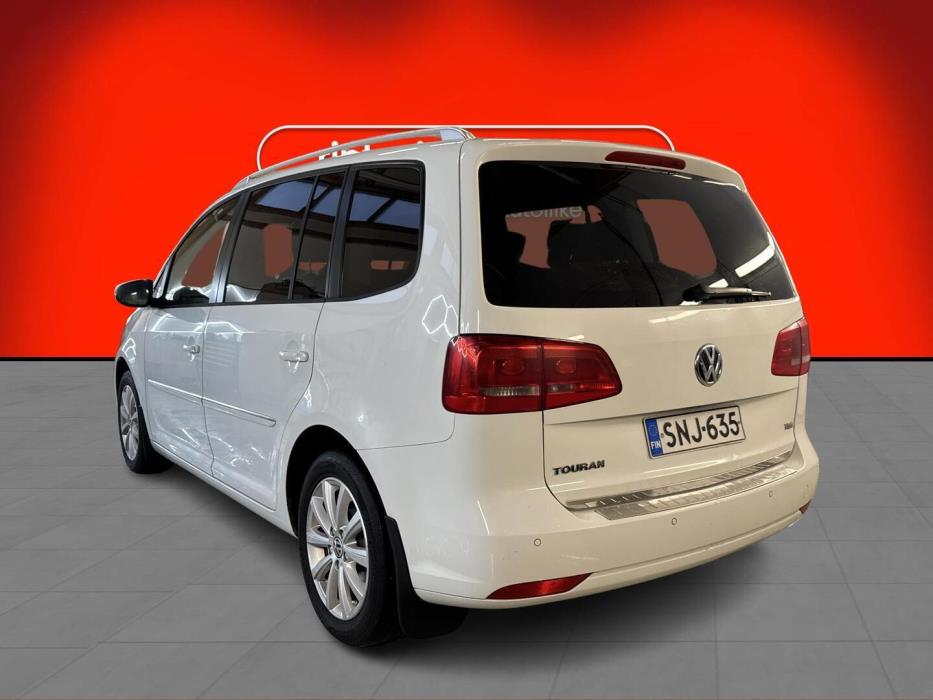 VOLKSWAGEN TOURAN 2015