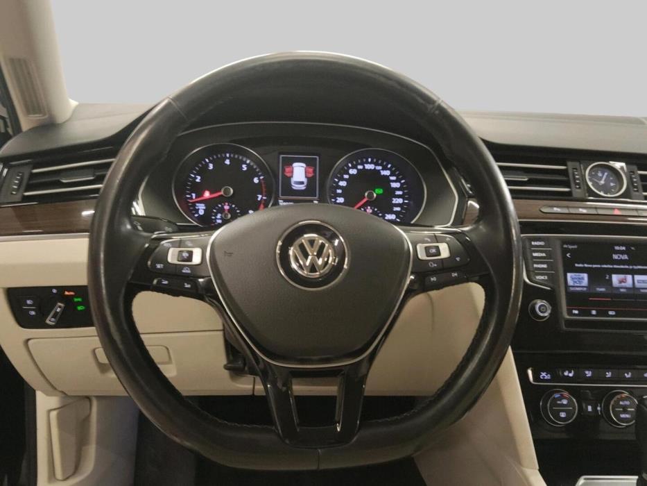 VOLKSWAGEN Passat 2016