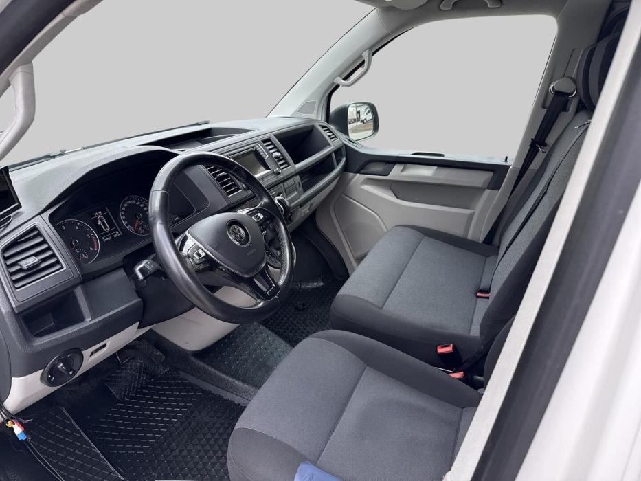 VOLKSWAGEN Transporter 2018