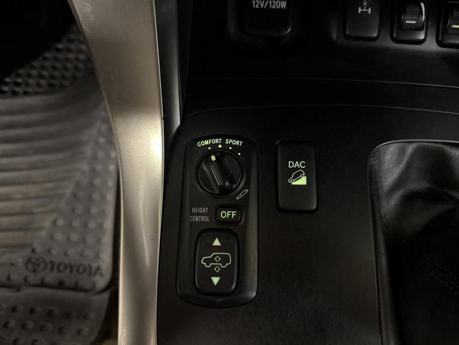 TOYOTA Land Cruiser 2004