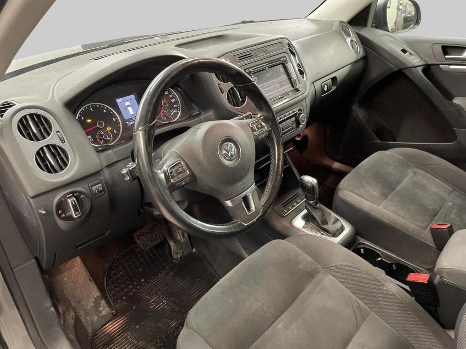 VOLKSWAGEN Tiguan 2012