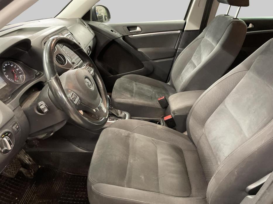 VOLKSWAGEN Tiguan 2012