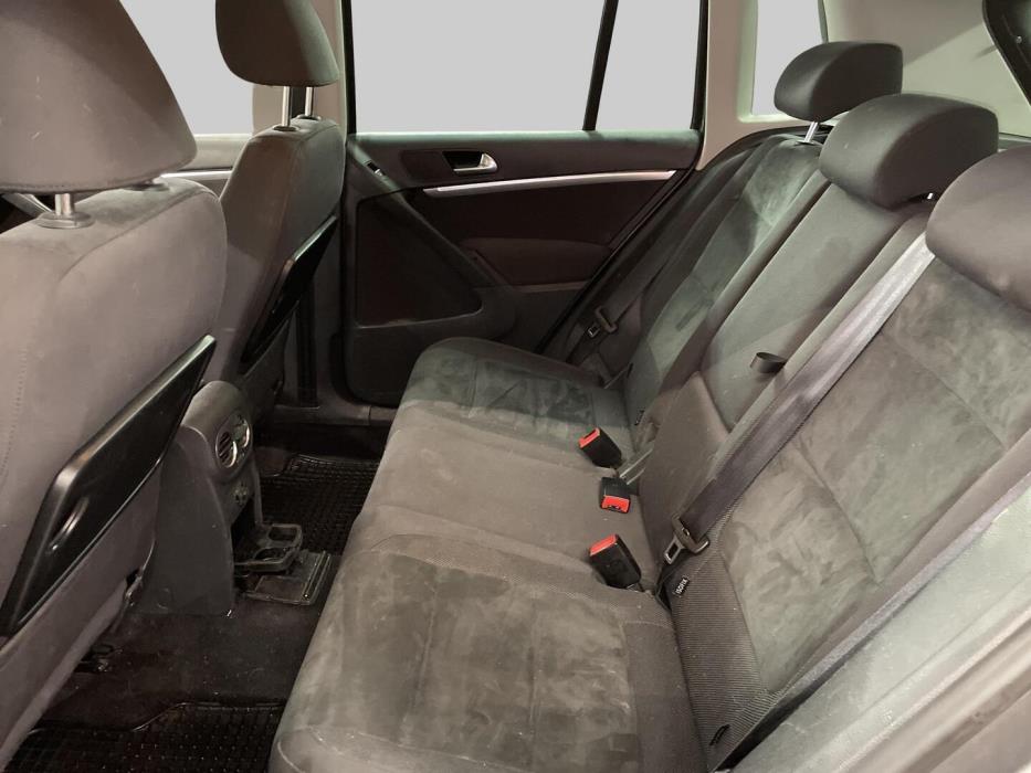 VOLKSWAGEN Tiguan 2012