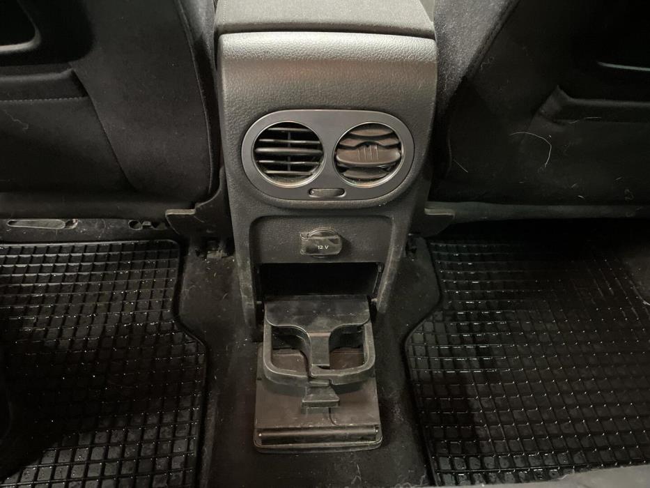 VOLKSWAGEN Tiguan 2012