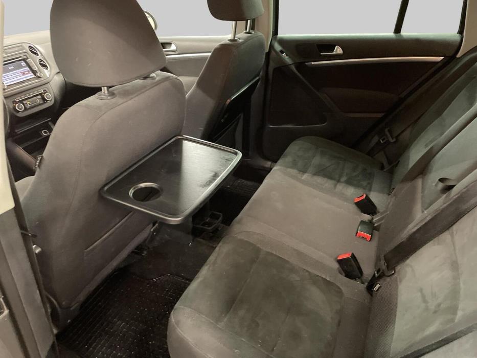 VOLKSWAGEN Tiguan 2012