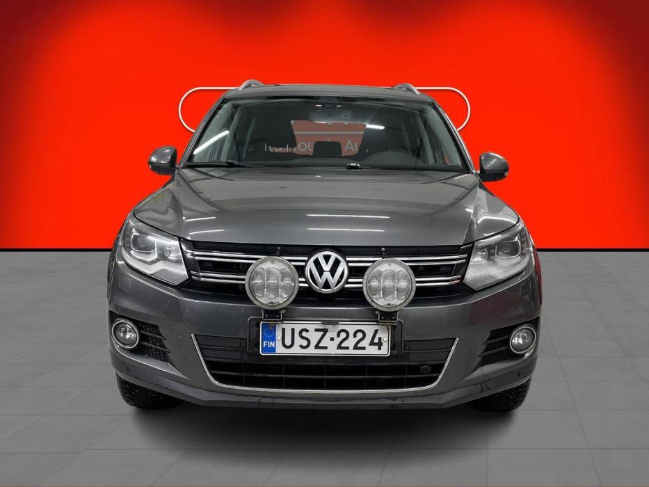 VOLKSWAGEN Tiguan 2012