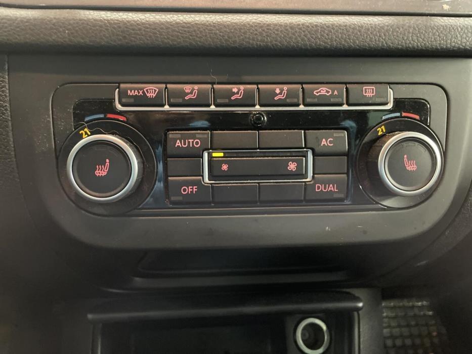 VOLKSWAGEN Tiguan 2012