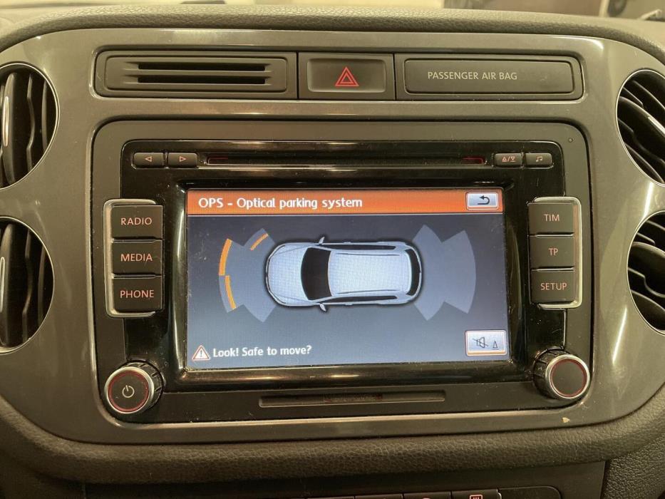 VOLKSWAGEN Tiguan 2012