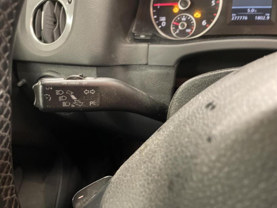 VOLKSWAGEN Tiguan 2012